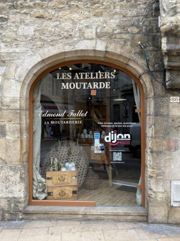 Atelier de création de la véritable moutarde à Dijon „Les yeux bandés“ - 4